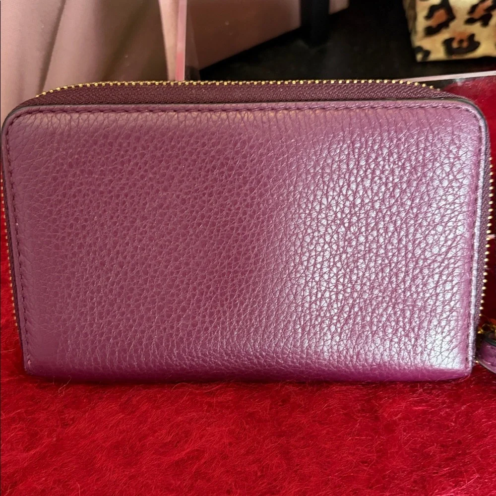 MARC JACOBS SET OF WRISTLETS BUGUNDY PEBBLED & NAVY BLUE PATENT LEATHER